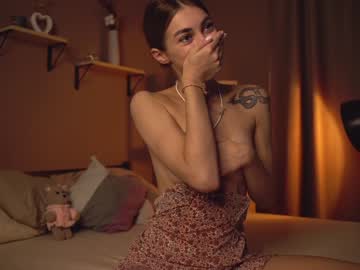hot cam girl cuteelsa_ image #3834511
