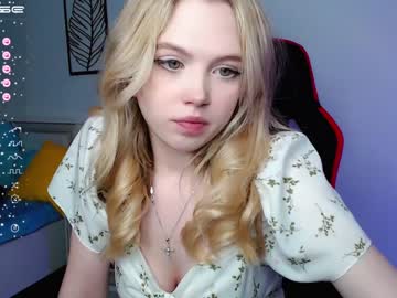 hot cam girl small_blondee image #2541422