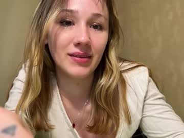 hot cam girl versace_gold__ image #2944390