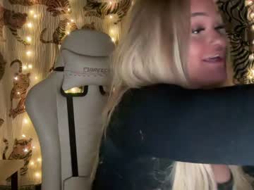 hot cam girl ari_02 image #3484870