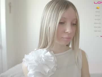 hot cam girl pureangeldolores image #4007335