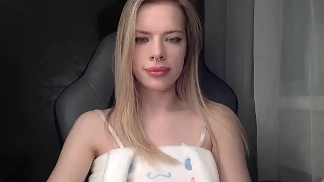 Stripchat sex cam Golden__doll