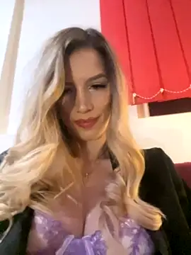 Stripchat sex cam IvySamek